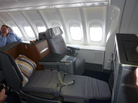 This shows where the additional length was inserted as a boeing 747 8 intercontinental cabin plan for 450 passengers. ATW Photo Gallery-Onboard the Lufthansa 747-8I | Aviation ...