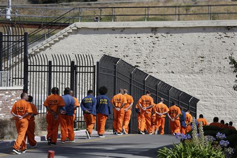 California Prison Inmates Now Eligible For Earlier Releases