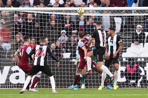 David moyes' hammers look to strengthen their bid for champions league football next season as they make the trip north latest: Flashback: Newcastle's goalscoring comes to life in a win ...