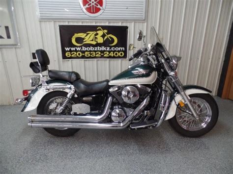 The engine produces a maximum peak output power of and a maximum torque. 2004 Kawasaki Vulcan 1500 Classic