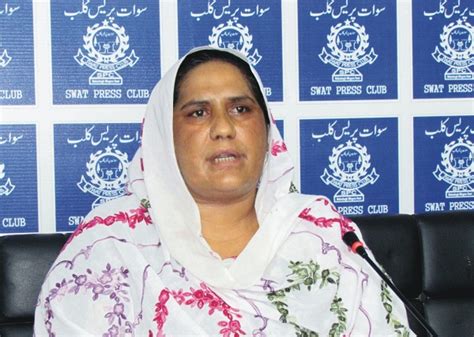 شوہر کے ہاتھوں قتل ہونے والی لڑکی کی والد انصاف کیلئے سوات پریس کلب