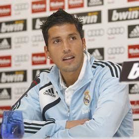 Ezequiel marcelo garay gonzález is an argentine professional footballer who plays as a central defender for new york city he started his career with newell's old boys but moved to spain at the. Sentir Benfica Vencer: Ezequiel Garay - Boato ou futuro ...