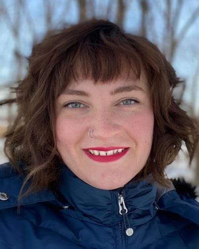 This is another excellent look. 50+ Alluring Short Hairstyles with Bangs | Cheeky Locks