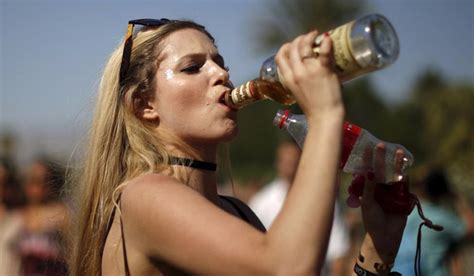 How Binge Drinking Episodes Could Lead To Drunkorexia The Week