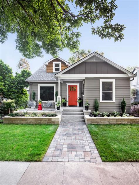 A Rainbow Of Curb Appeal From Hgtv Magazine Best Exterior House Paint