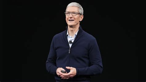 Apple Ceo Tim Cook Says He Starts His Day At 5am By Reading Customer