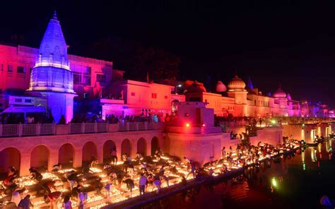 This Indian City Lit A Record Breaking 300000 Clay Lamps To Celebrate