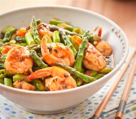 Heat the oil in a large frying pan or wok, add the cashews and stir fry for 1 min or until they are golden. Stir Fried Shrimp & Asparagus in Black Bean Sauce | Recipe ...