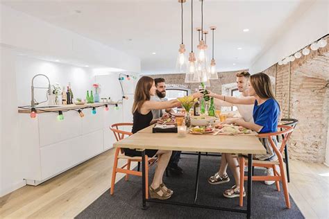 Tenemos el modelo perfecto para tu salón en diferentes tamaños y estilos. Luces De Comedores / Claves Para Iluminar Bien El Comedor ...