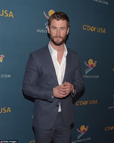 Chris Hemsworth Pokes Fun At Fellow Marvel Superheros Daily Mail Online