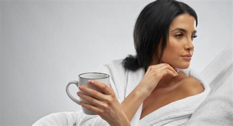 Drinking Hot Water Dangerous For Your Immune System Doctor Explains Side Effects Warm Water