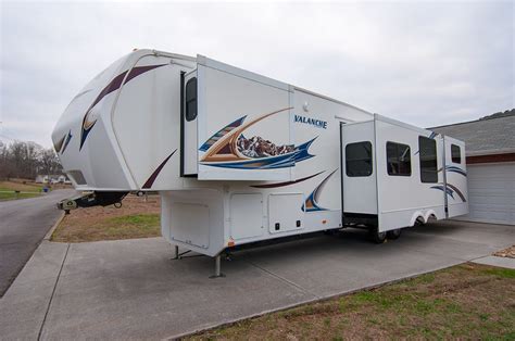 It is also a great deal for people who want to strictly stick to their low budget since the majority of these cheap travel trailers cost you only $6,000. The Cheapest State to Buy RV: Evading Sales Tax and Other Fees