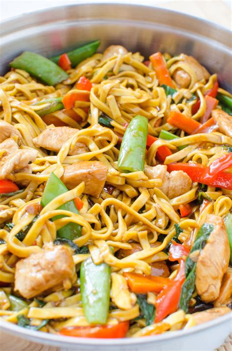 Even though it's often confused with chow mein before we dive into the recipe, i just wanted to take a second to wish my dad a happy, happy birthday. Chicken Lo Mein - Homemade Takeout Style! | Recipe ...