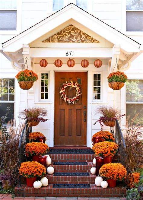Outdoor Fall Decorating With Mums Midwest Living
