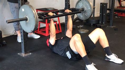 Many people don't know how to incline bench press with proper form, and there are two common. How I Do My Bench Press with Proper Form - Soft2Share