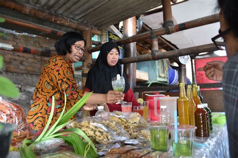 Menyediakan botol minuman murah untuk infused water. Minuman Sehat Botol - Jual Minuman Sehat Bandrek Abah Botol Besar Oleh Oleh Khas Soreang Di ...