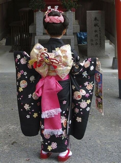 What Is A Kimono Some Interesting Facts About This Traditional