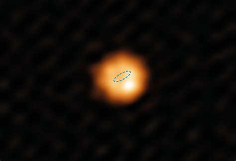 Almas Image Of A Red Giant Star Gives A Surprising Glimpse Of The Sun