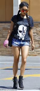 Vanessa Hudgens She Shows Off Toned Pins In Denim Hotpants And Rocker Tee Daily Mail Online