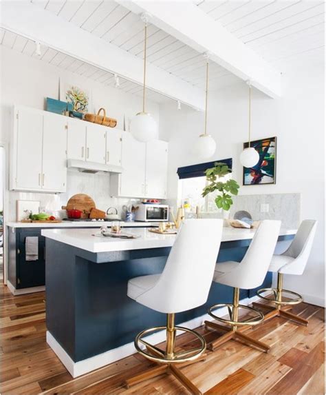 Laura 9 months ago great post. Big Comeback: Brass Kitchen Hardware | Centsational Style