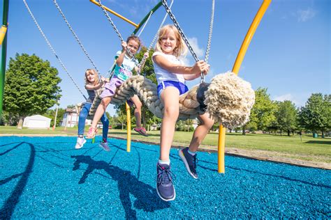 How To Help Children Make Friends On The Playground