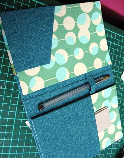 Et voici comment créer rapidement une boite en papier ! Créer une boîte en tissu & jolis papiers | Matière active ...