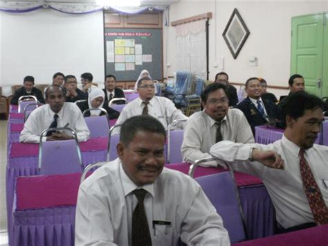 Unit perancangan strategik unit perundangan unit sains dan teknologi lateks unit teknologi maklumat unit teknologi penuaian lateks dan fisiologi wilayah sabah wilayah sarawak/rriminis wilayah selatan wilayah tengah/rriminis wilayah timur/rriminis wilayah utara/rriminis. Unit Inspektorat & Perundangan
