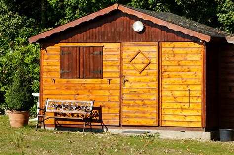 Des abris de jardin pour entreposer votre matériel de jardinage, bricolage, bois de chauffage et différents matériaux. Construire un abri de jardin