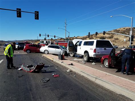 Two Hurt In 4 Vehicle Crash On Highway 89 The Daily Courier