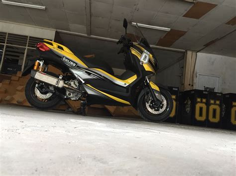 To brake, press down on the pedal closest to the back end of the bike as if pedaling backwards. Modifikasi Yamaha Xmax, Iconic Bike Ohlins Indonesia