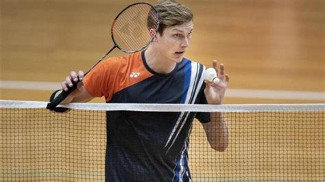 He was the 2017 world champion and the bronze medalist at the 2016 summer olympics. Axelsen får dansk ligacomeback med sejr og samlet nederlag ...