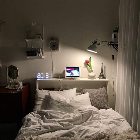 Pin By E U N I C E On B Home Aesthetic Bedroom Minimalist Room Room