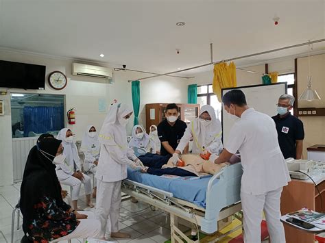 Bersama Yayasan Ambulans Gawat Darurat 118 Prodi D3 Keperawatan Ump