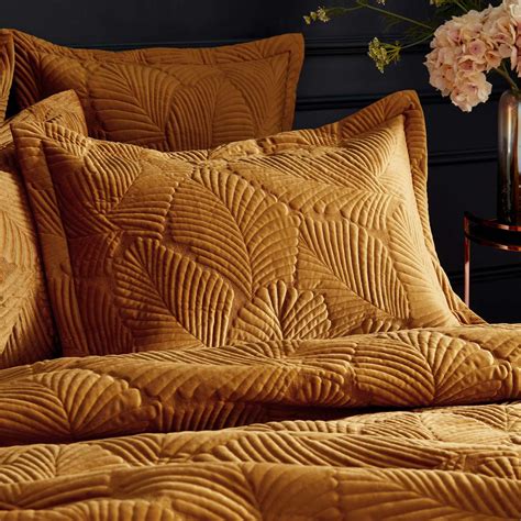 Palmeria Quilted Velvet Gold Oxford Pillowcase Bed Linen Sets