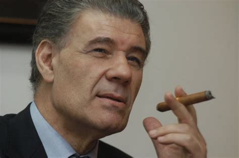 Exclusivo de @24horastvn retwittear ↵ compartir en facebook ↵. Victor Hugo Morales, Maradona e l'aquilone cosmico | Contrasti