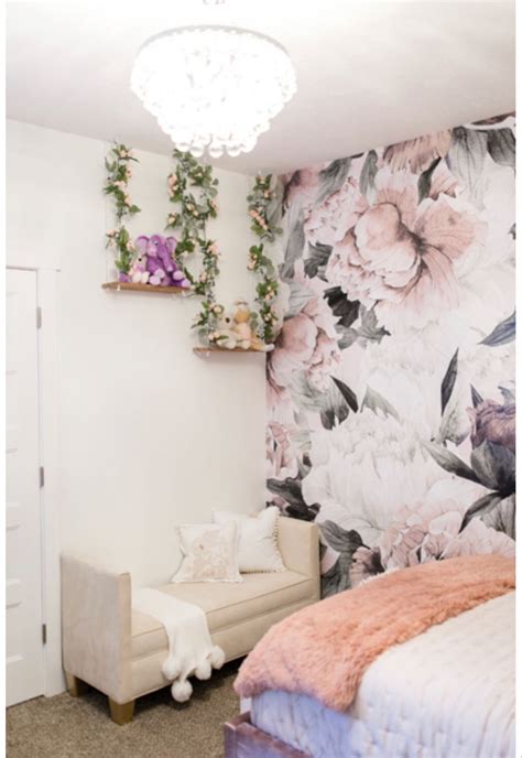 Floral wallpaper | Girl floral bedroom, Floral wallpaper bedroom