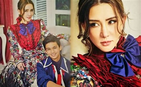น้องทิกเกอร์ ลูกชาย นิโคล เทริโอ ในวัย 15 ปี โตเป็นหนุ่มแล้ว คมเข้มขึ้นมาก คุณแม่ไม่หวงเท่าไร แต่ขอให้อายุ 18 ปีก่อน ค่อยมีแฟน. "นิโคล" ควงลูกชาย "น้องทิกเกอร์" ถ่ายแฟชั่น บอกเลยสวยหล่อหนักมาก!!!