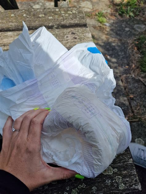 Ich musste eben mal outdoor wechseln 😉😘😅 – @abdl1 on Tumblr