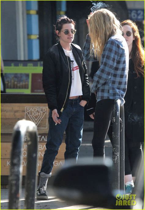 Kristen Stewart Grabs Lunch With New Girlfriend Stella Maxwell Photo 1061565 Photo Gallery
