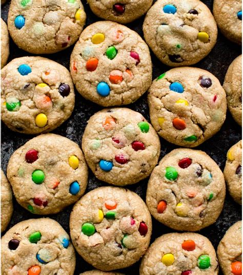 Because it depends on the lunar calendar, the date varies each year. HARI RAYA COOKIES -1, Food & Drinks, Baked Goods on Carousell