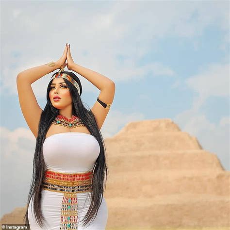 Egypt Arrests Photographer For Pyramids Photoshoot Showing Model Wearing Revealing Ancient