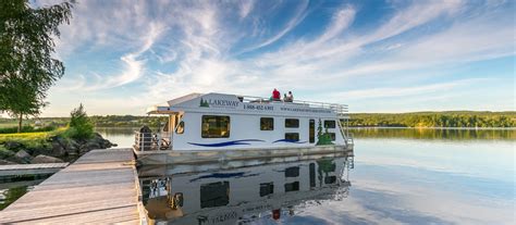 How To Take The Houseboat Vacation Of Your Dreams This Summer
