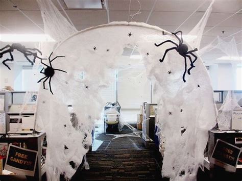 16 Originales Ideas Para Decorar La Oficina En Halloween