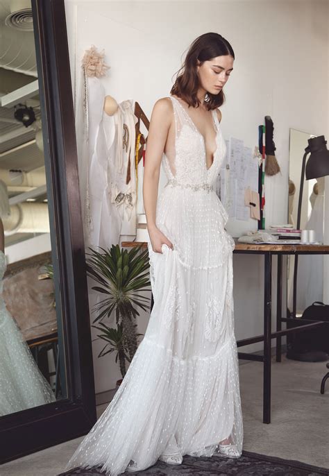Major wedding dress collection crushing (mwdcc'ing) happening on the blog today! 2017 Collection - Lihi Hod