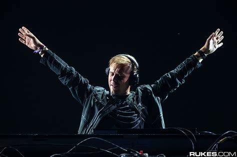 Armin Van Buuren Shares A State Of Trance 2021 Mix And Shares New