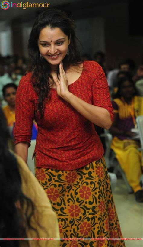 Manju Warrier Actress Photo Image Pics And Stills 424964