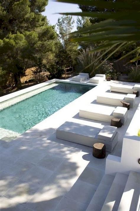 30 Awesome Backyard Swimming Pools Design Ideas 15