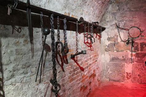 Medieval Torture Devices Picture Of Lochgefangnis Prison Nuremberg