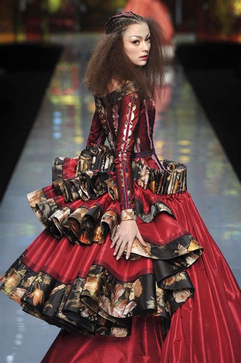 Les Incroyables Baroque Fashion Christian Dior Haute Couture Fashion