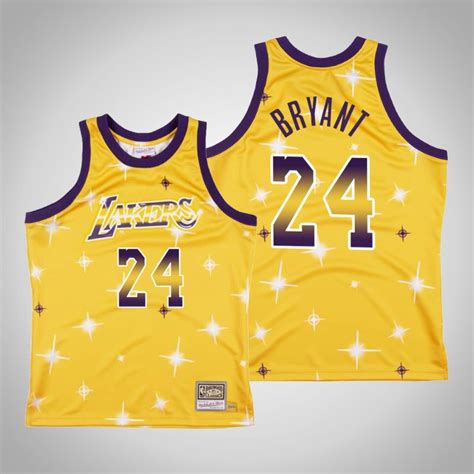 Hallo zusammen, hier verkaufe ich ein jersey aus kobe bryants ersten jahren in der nba. Kobe Bryant AAPE x Mitchell Ness Lakers Jersey Classic Gold